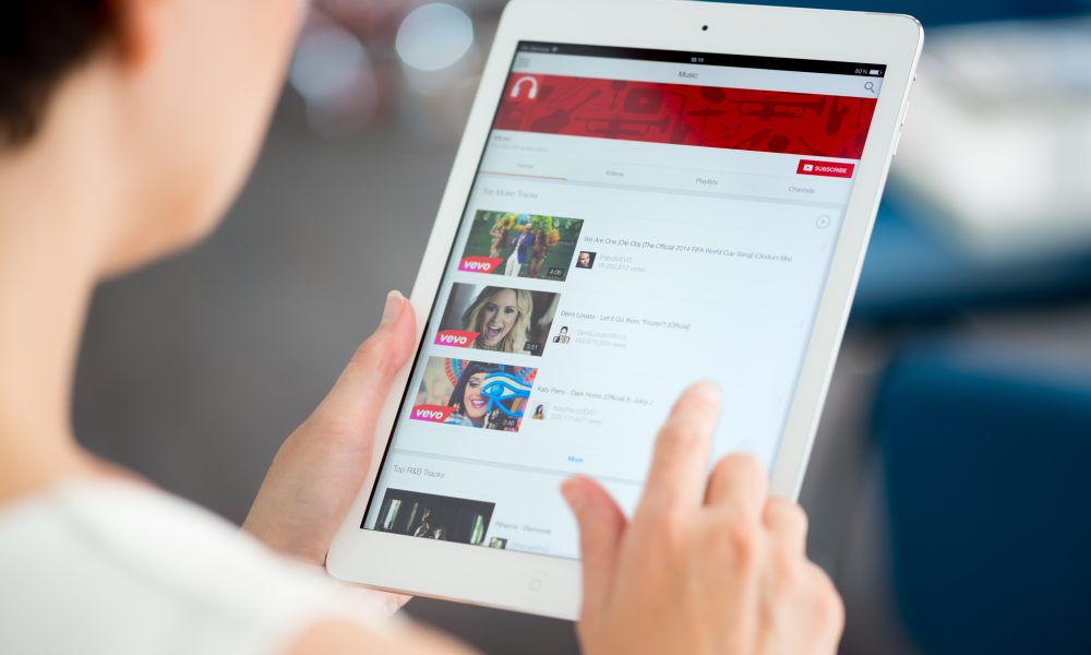 how to download youtube app on tablet